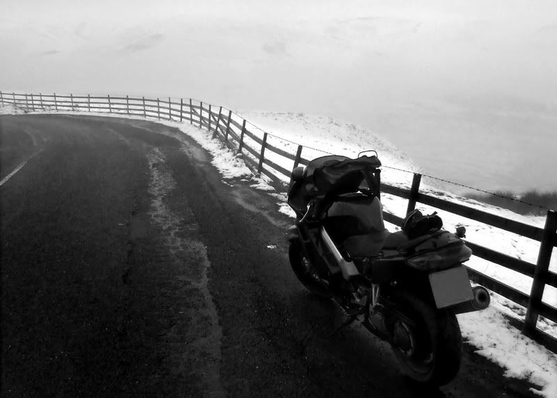 2008_aprilsnowbikeedaleF30003mono2.jpg