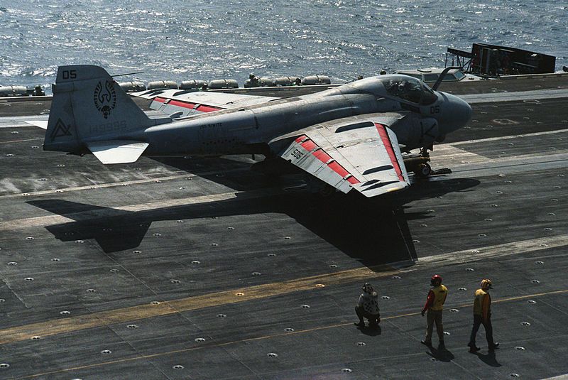 800px-A-6E_VA-304_USS_Nimitz_1992-1.jpg