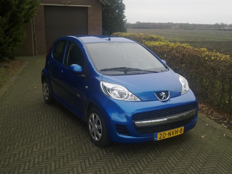 http://i68.photobucket.com/albums/i20/arnowouters/Nieuwe%20auto%202010/04122011116.jpg