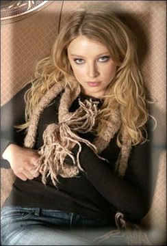 Elegant Hairstyles Pictures of  Elisabeth Harnois