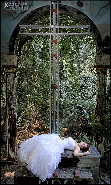 IMAGE: http://i68.photobucket.com/albums/i27/genericoffset/Kenn%20Chisholm%20Photography/LisaAlter1fb.jpg