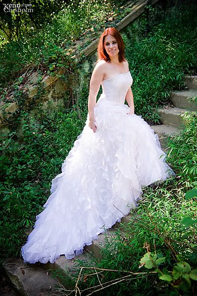 IMAGE: http://i68.photobucket.com/albums/i27/genericoffset/Kenn%20Chisholm%20Photography/Lisastairs.jpg