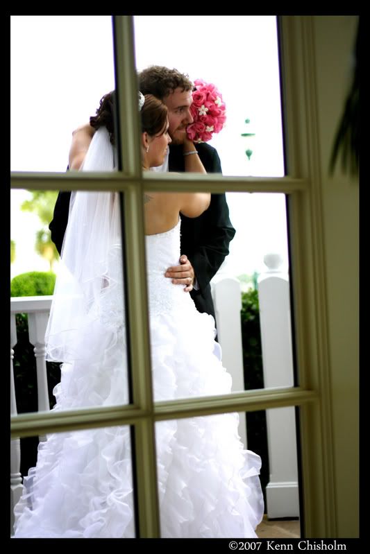 IMAGE: http://i68.photobucket.com/albums/i27/genericoffset/lisa%20dan%20wedding/WEDDING1copy-1.jpg