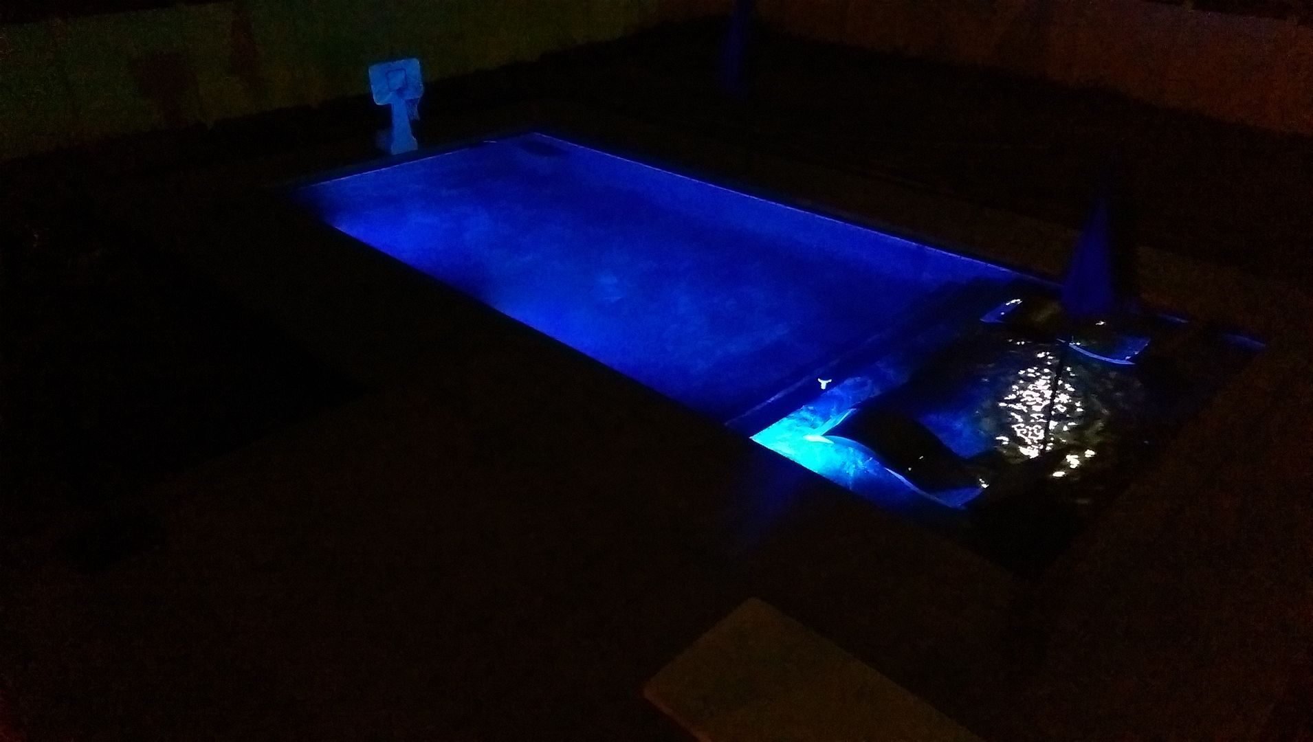 Night%20pool%202_zpsvr7pb5ht.jpg