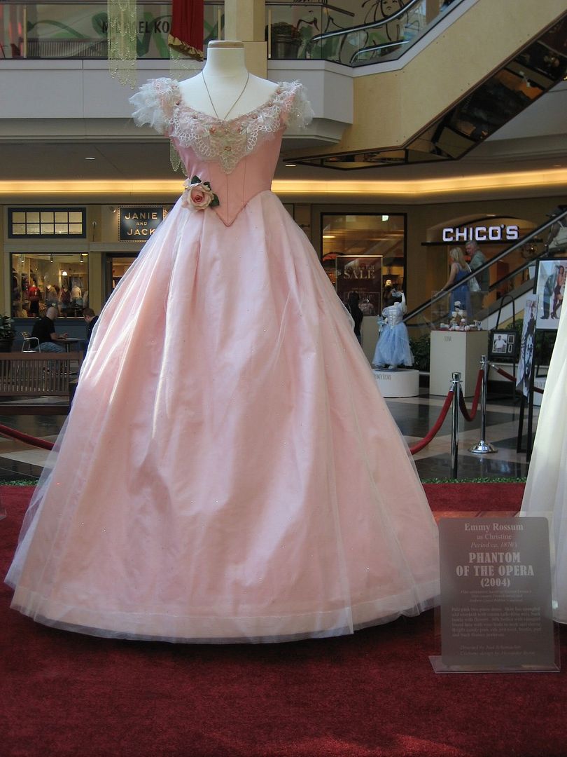 The Costumer S Guide To Movie Costumes