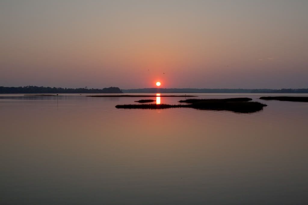 IMAGE: http://i68.photobucket.com/albums/i39/Tim_Kerr/Weather/Sunrise-7May2010-03.jpg