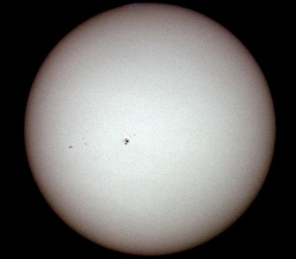 IMAGE: http://i68.photobucket.com/albums/i39/Tim_Kerr/whitesolar.jpg