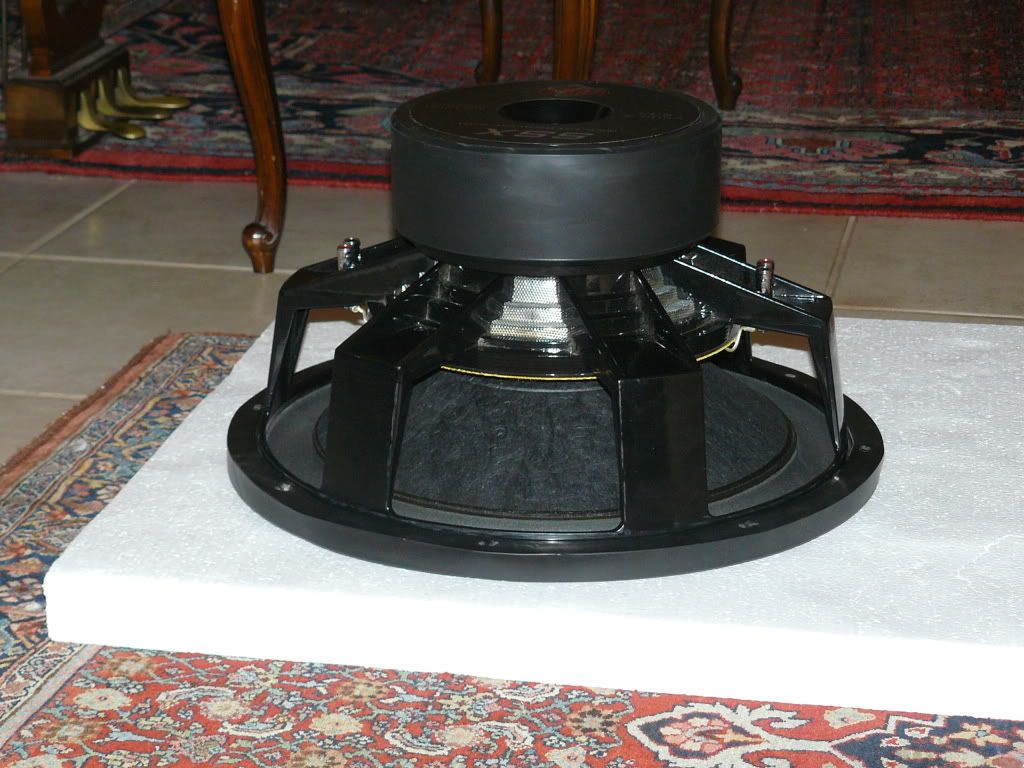 Treo Subwoofers