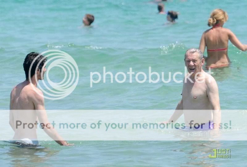 ian-mckellen-shirtless-07000x0912x6.jpg