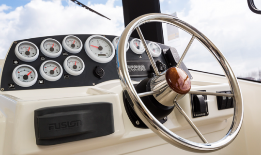 photo leboat-horizon-steering_rc_0_zpsdoydbzsx.png